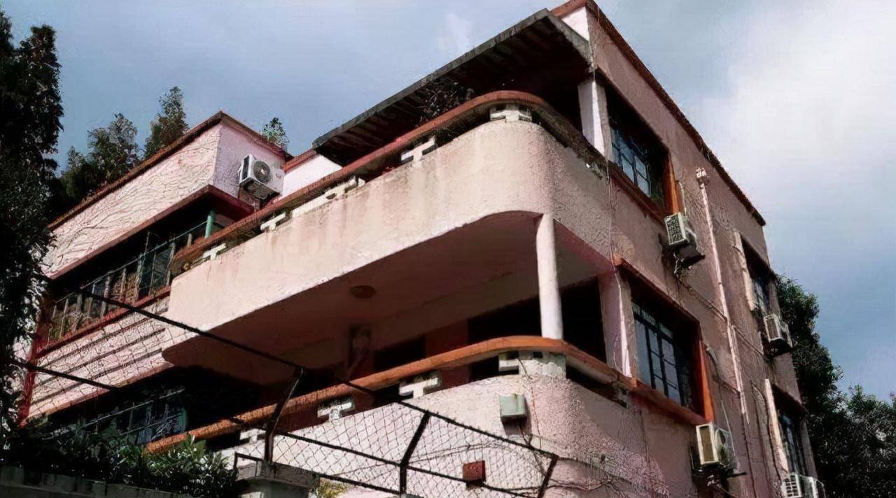 蓝妮:卖身救父沦为生育机器,离婚后独闯上海滩,后成孙中山儿媳