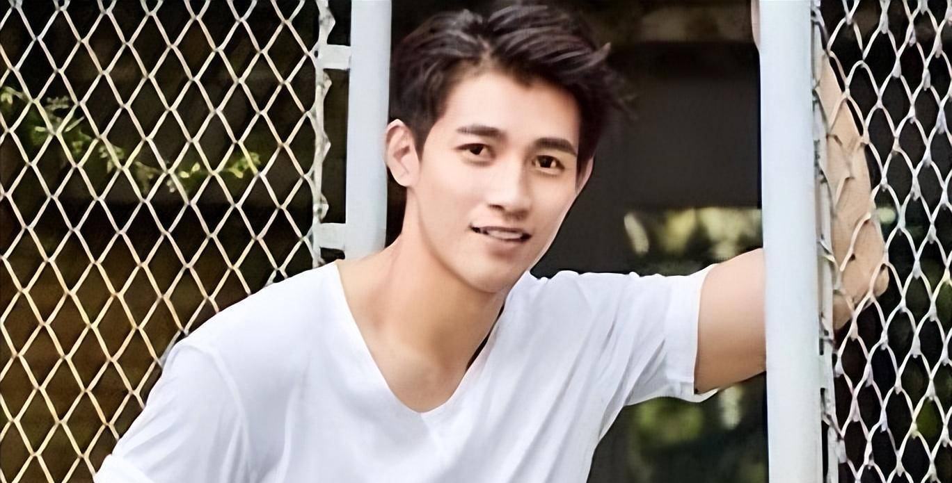 一塌再塌!老婆怀孕,与张天爱同居6年,渣男李子峰还是藏不住了