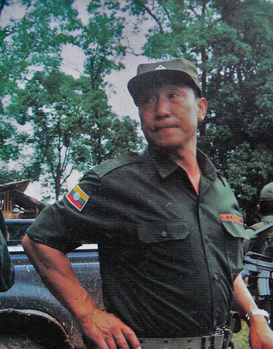 金三角教父:袭击我国巡逻艇杀害13名中国人,嚣张的他有何背景?