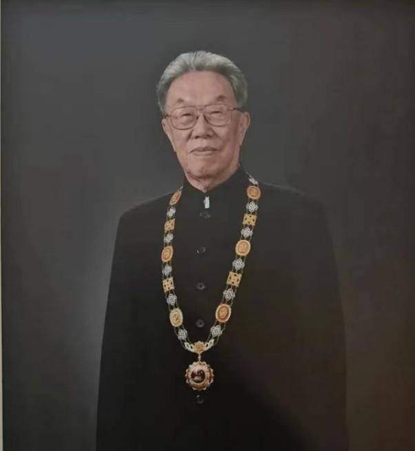 王蒙晚年:一眼定情,闪婚小20岁娇妻,家中客厅却放亡妻照片