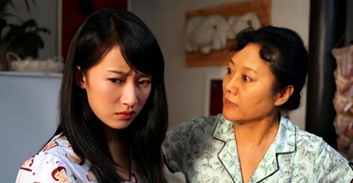 但是很快了张兰芝的怒火就被推了起来,因为儿子对待妻子赵阳太好了