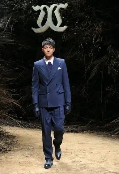 李学庆运动员转型做了职业模特,帅气迷人十足