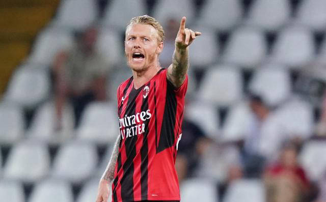 ac米兰计划强化防线,与经纪人门德斯合作寻求转会窗口突破