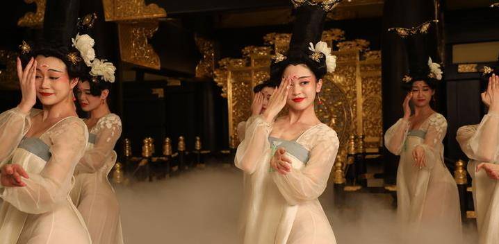 终于凭借传统文化,打了一场漂亮的翻身仗_唐宫_夜宴_舞蹈