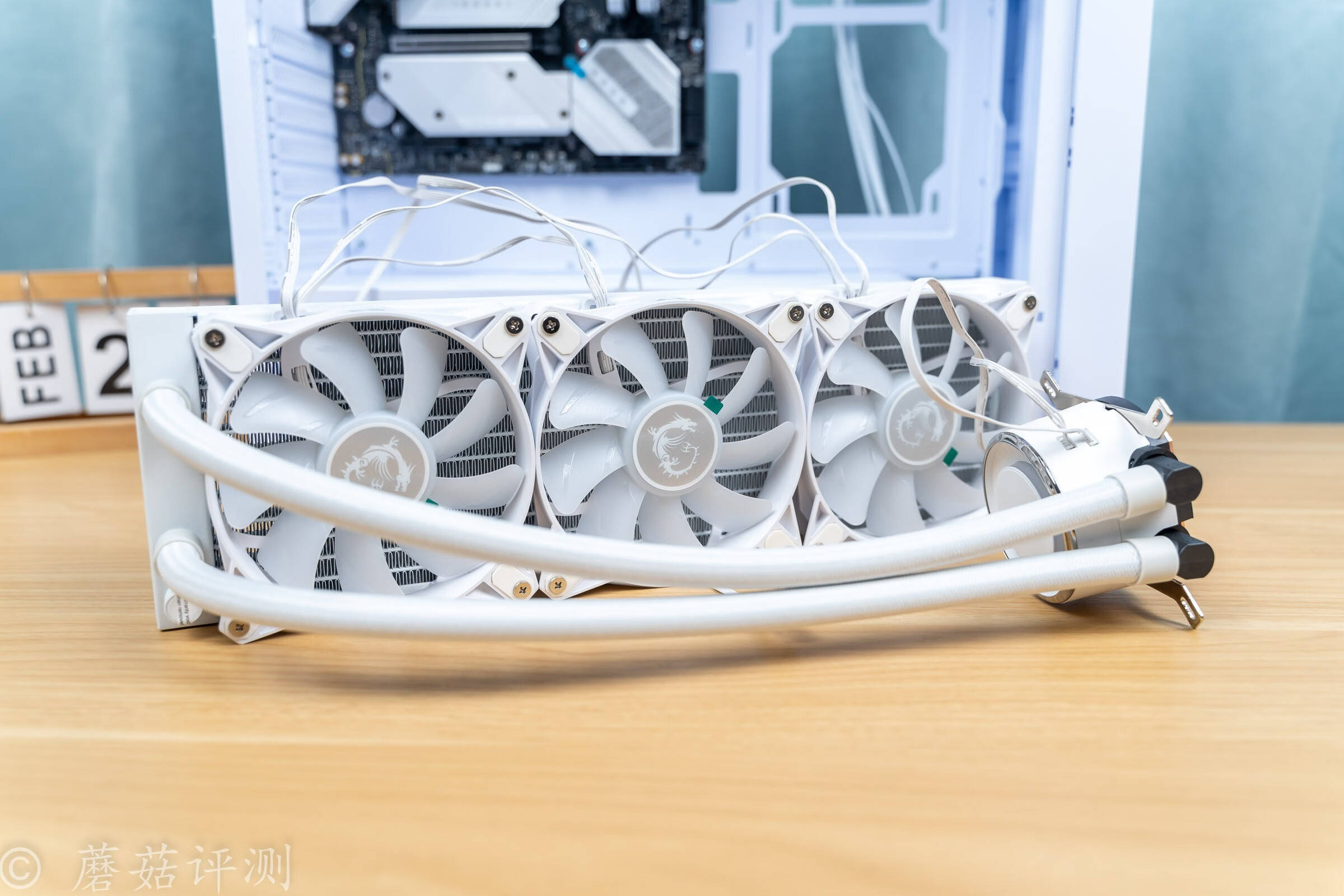 机箱风扇装满,散热表现确实更加优秀,先马(sama)朱雀5电脑机箱 评测