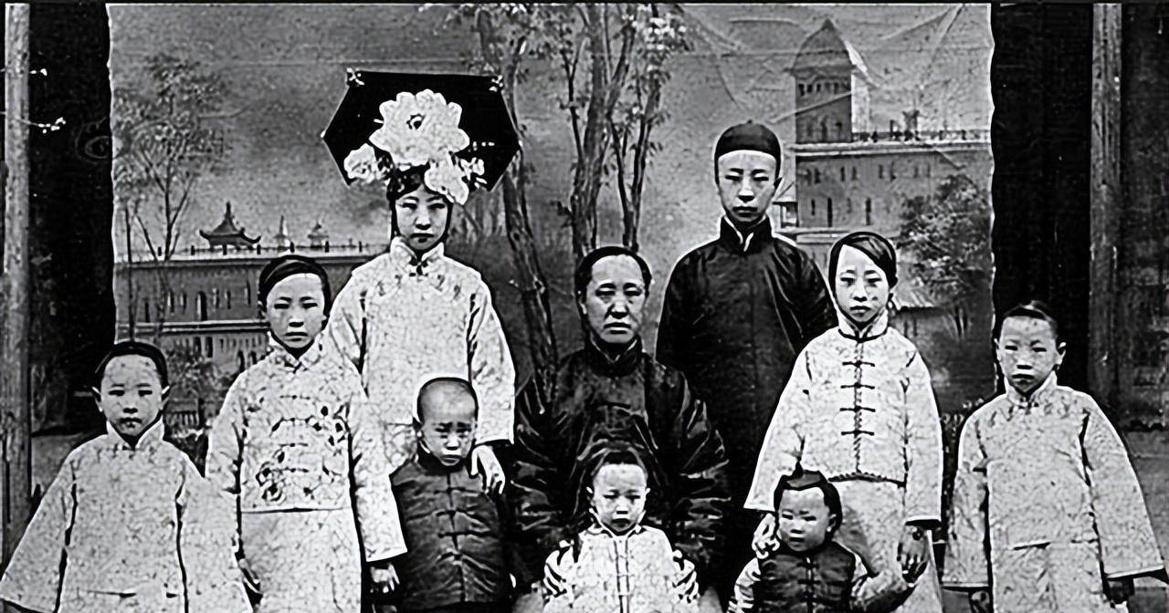 其实好些明星都是满清贵族后裔!