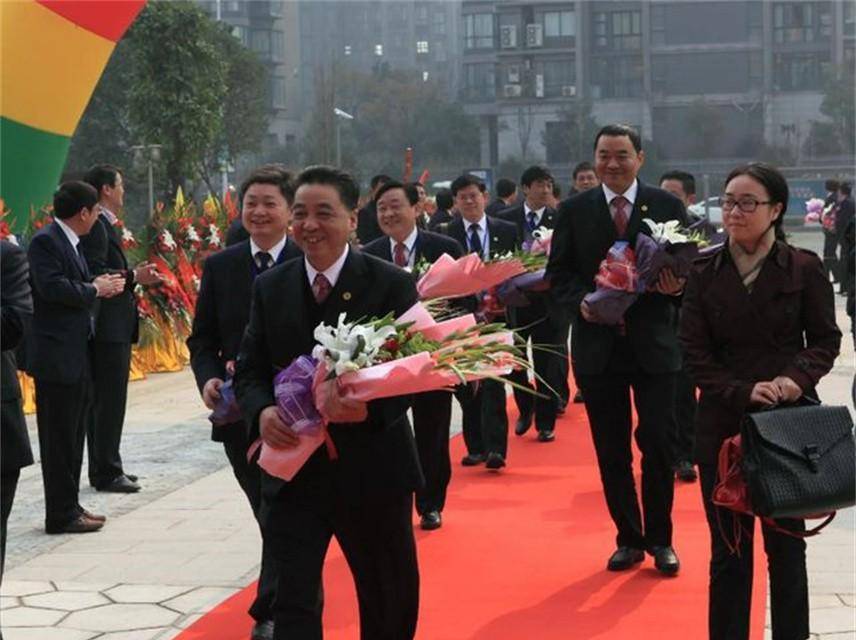 2014年,上虞富豪套现6.66亿跳楼自尽,27岁女儿接班,现状怎样?