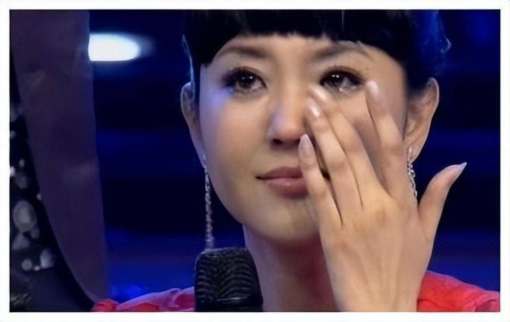 她在央视主持15年,竟只是个临时工,辞职离开后又被高薪聘回_方琼_杨阳