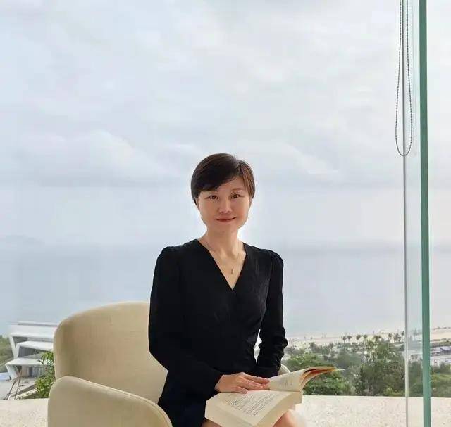 近年来,张国君,刘丽娜,陈芸,李天秀等老师入围广东省中小学"百千万