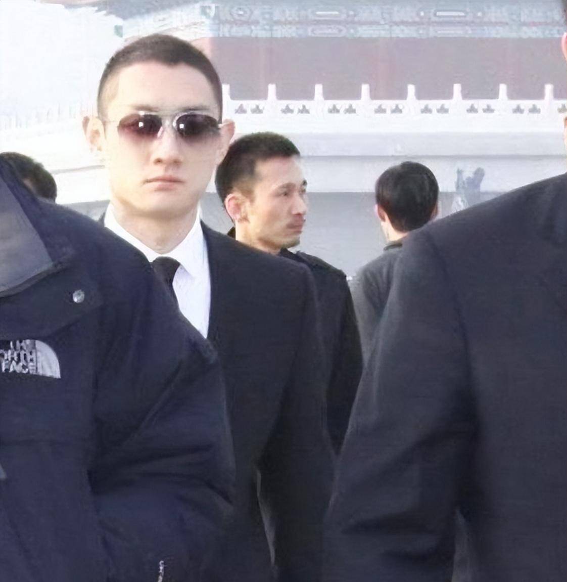 京城四少最惨的不是汪小菲:有人初中文凭,父亲欠11亿,家被拍卖_汪雨