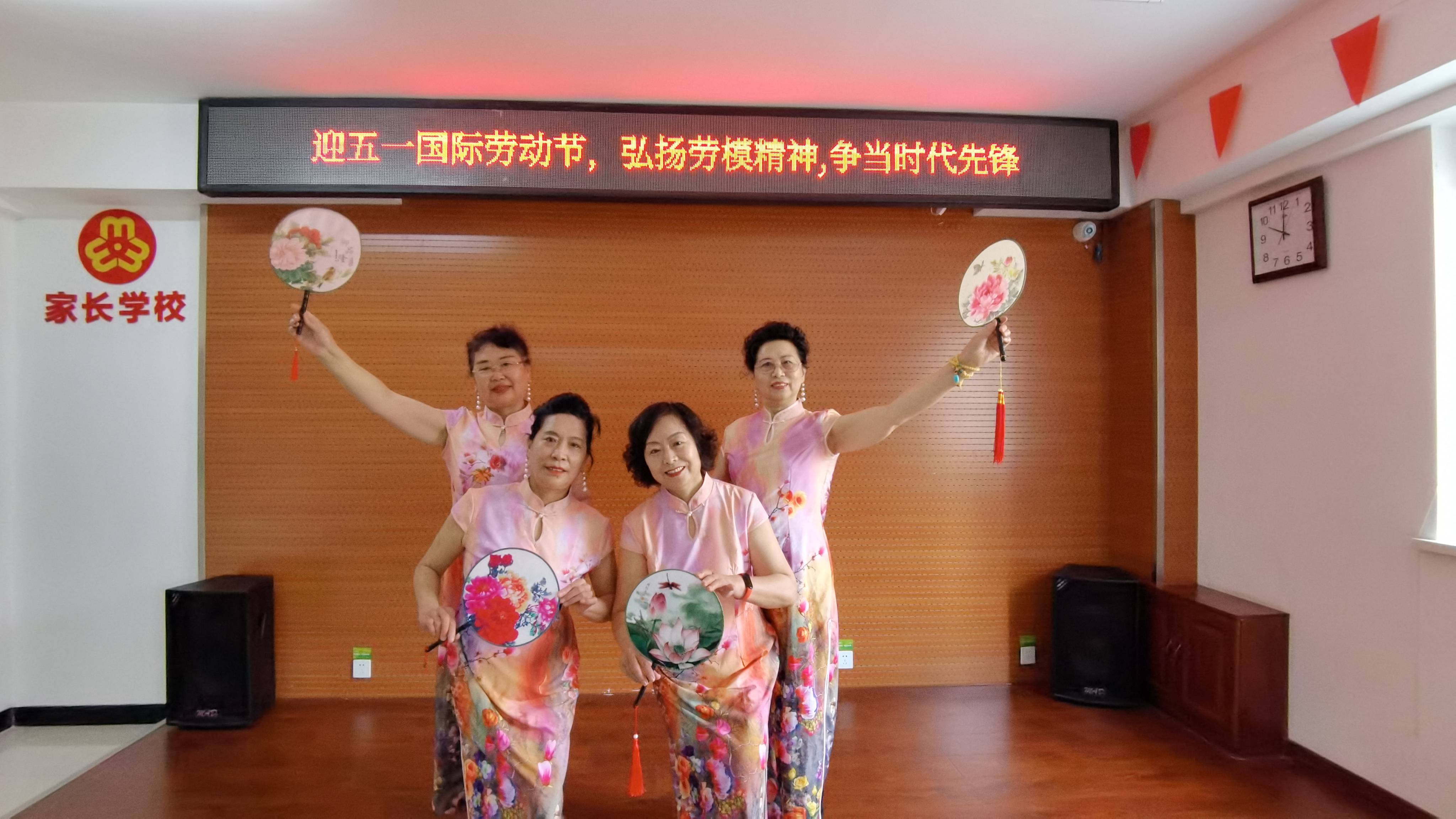 们深刻感受到了劳模精神的魅力,也激发了大家在新时代建设中争当先锋