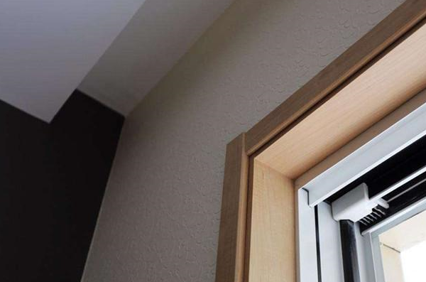 装门套明明用45度角更好看,为啥师傅非用直角?我差点冤枉了人!