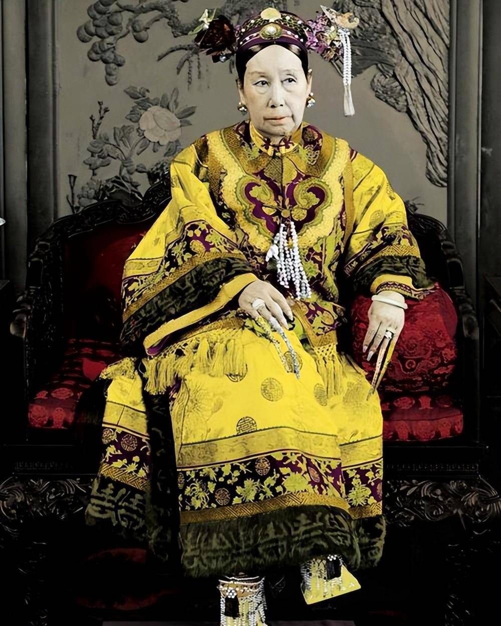 1950年,清朝最后一位摄政王出售王府,价钱为九十万斤小米