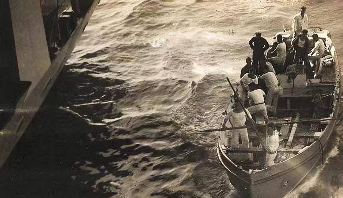 "海神号"潜艇沉没后,英国并没有放弃对它的打捞行动,英国在威海卫的