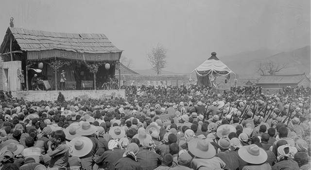10月14日,敌军在新乡完成集结后,由国民党军第11战区副司令马法五带领