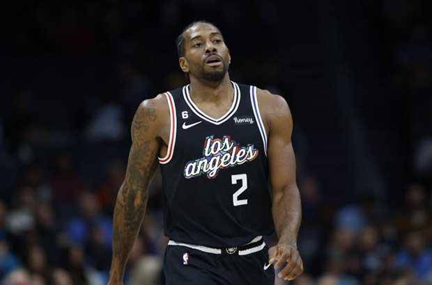 charania报道,正在参加美国奥运训练营的快船球星科怀伦纳德因为膝盖