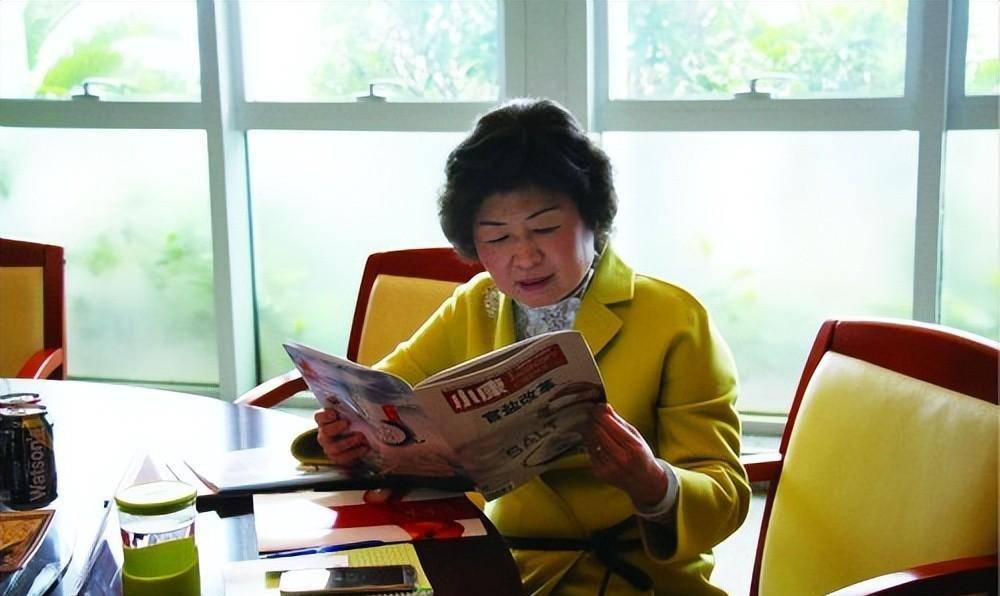 中国首位女首富张茵:靠回收废纸起家,如今身价达420亿