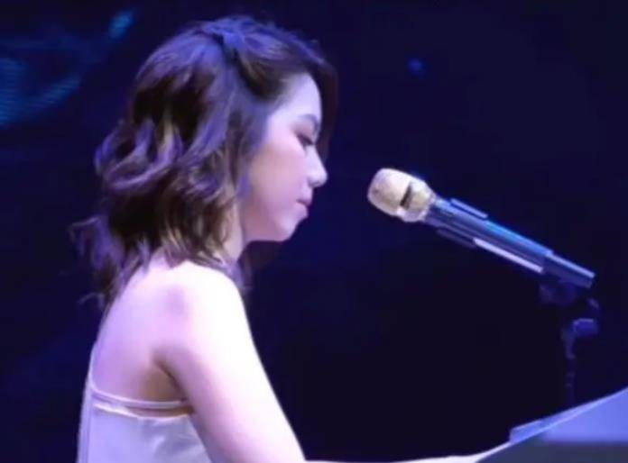 够颜值来凑"的7大女星,最低1米53,有人虚报近10公分_贾静雯_朱茵_张天