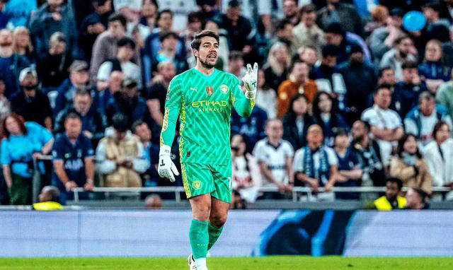 曼城替补门将莫雷诺神勇3次扑救助球队继续英超胜利纪录_比赛_埃德森