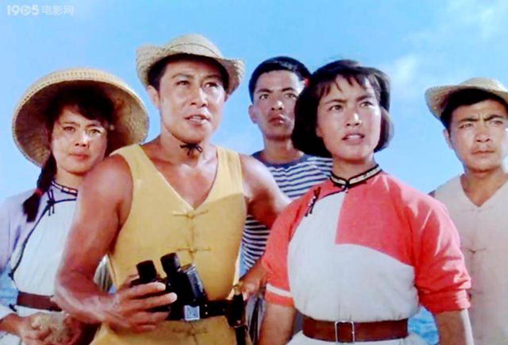 10.《南海长城》(1976年上映)中的民兵连长区英才,王心刚饰演.