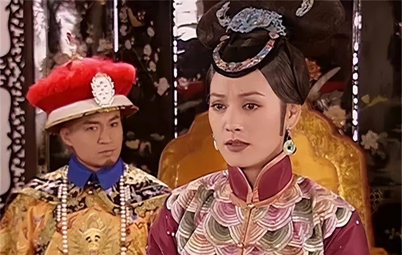 孝庄:13岁嫁给皇太极,辅佐顺治成就了康熙,为何死后37年不下葬