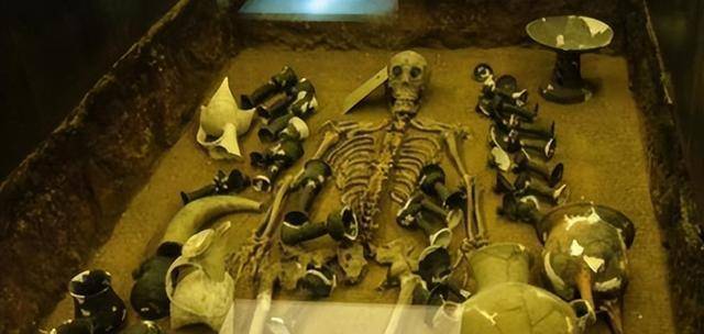 古代皇帝用活人殉葬,活人在封闭的墓穴中,究竟能存活多久?