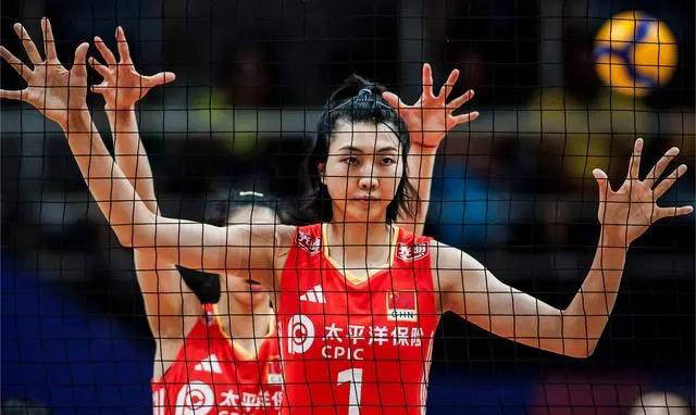 喜忧参半!中国女排3-0韩国暴露两大问题,老将丁霞表现惹争议