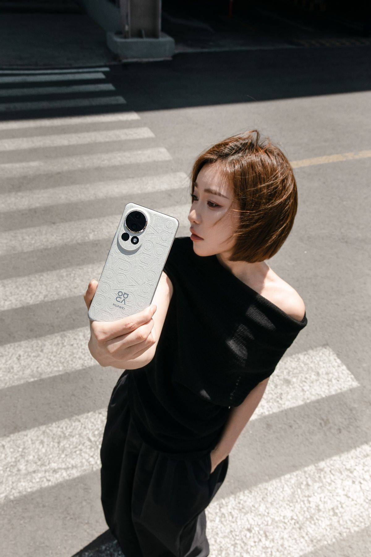 华为nova 12 ultra 星耀版今日首销,出色蓝不住