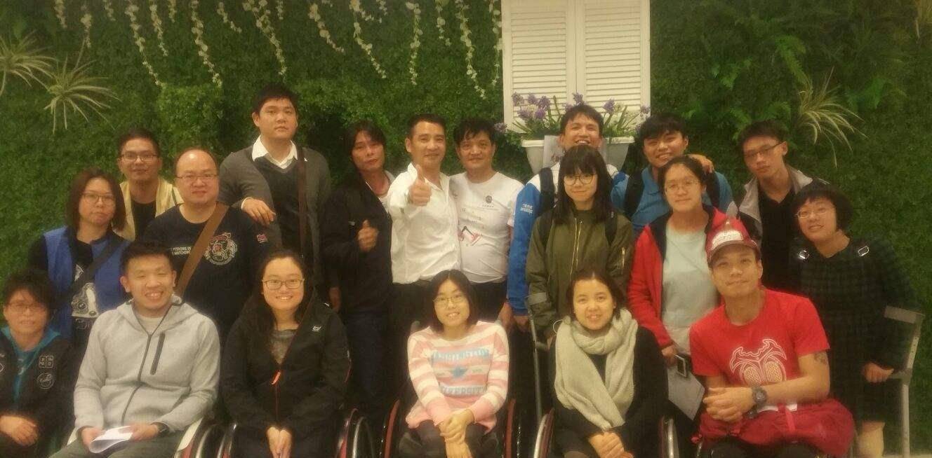 无腿丈夫另寻新欢,独臂阿娇一人带女儿_生活_小波_成为了