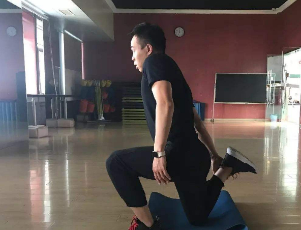 原创            练腿怕变粗？教你这样练，不让你的腿再变粗-怎样练腿粗壮