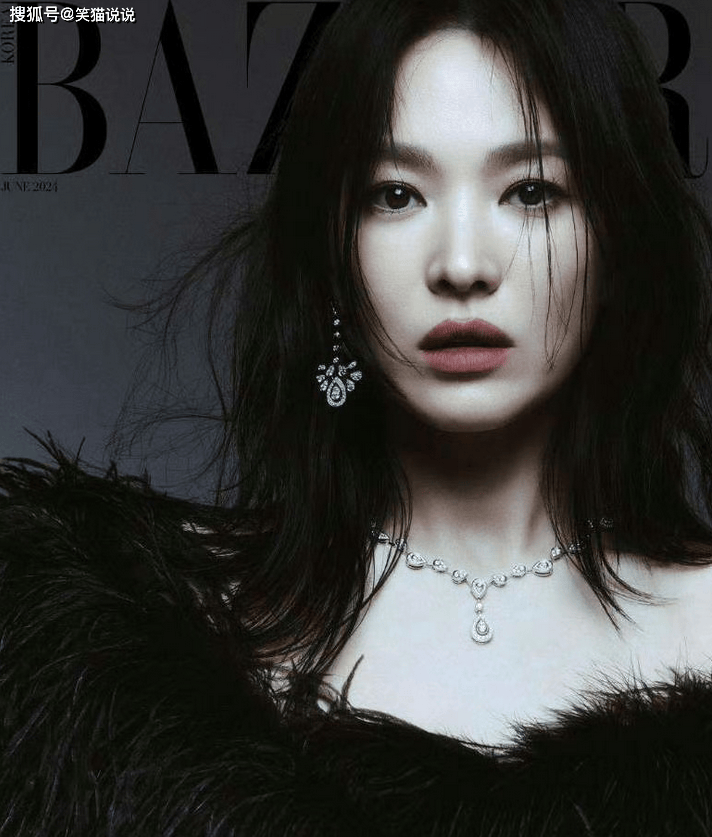 宋慧乔晒自拍照,身穿皮草大衣好性感,最新物料大片显妩媚