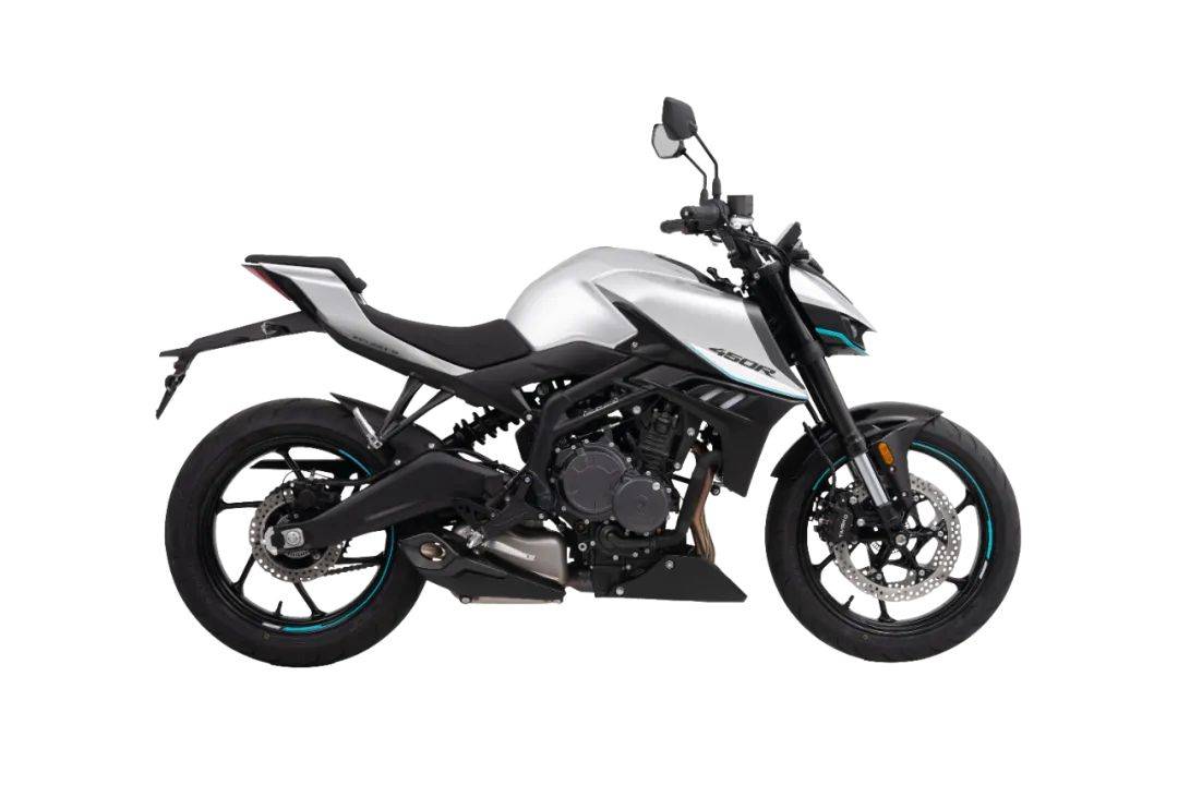 北京摩展i凯越发布49800元800rally亮相四缸街车450r,800x旅行版