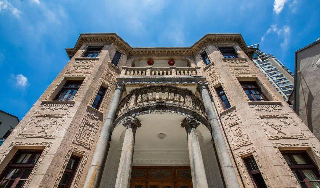 提供011928年初的上海,外滩的万国建筑已经错落有致地林立在黄浦江边