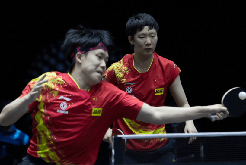 许昕(22岁)2008年北京奥运会替补为李晓霞(20岁),马龙(20岁)