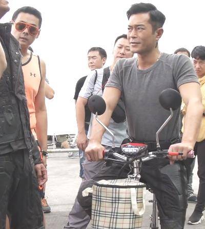 烂片也挡不住他的光环,揭开古天乐获世界华人杰出奖背后的故事!