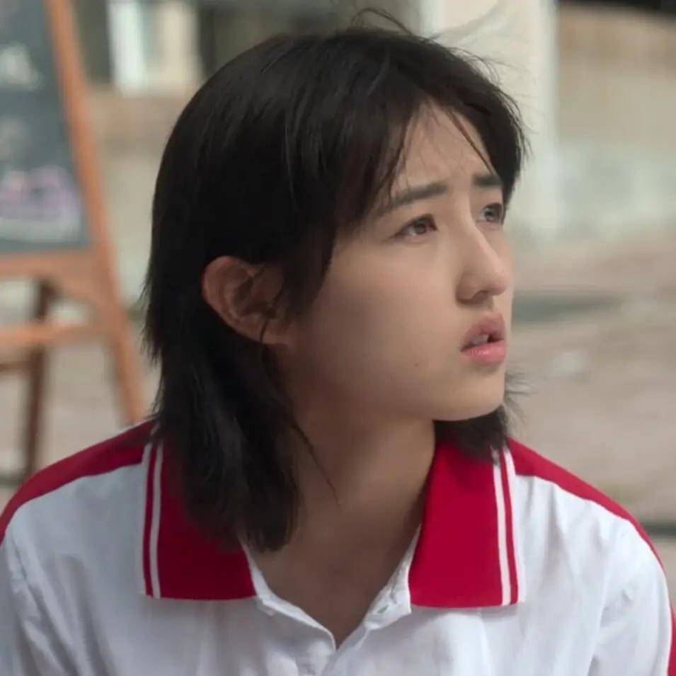 其实最近两年,张子枫已经不是第一次受质疑了.