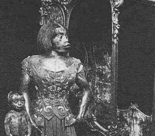 1834年,朱莉娅出生在了墨西哥锡那罗亚州,朱莉娅本来有一个和谐美满