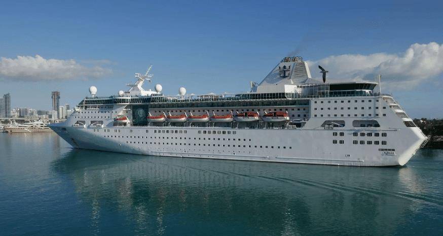 机长载乘客下降610米看游轮,不料飞机瞬间被"腰斩",冤不冤?