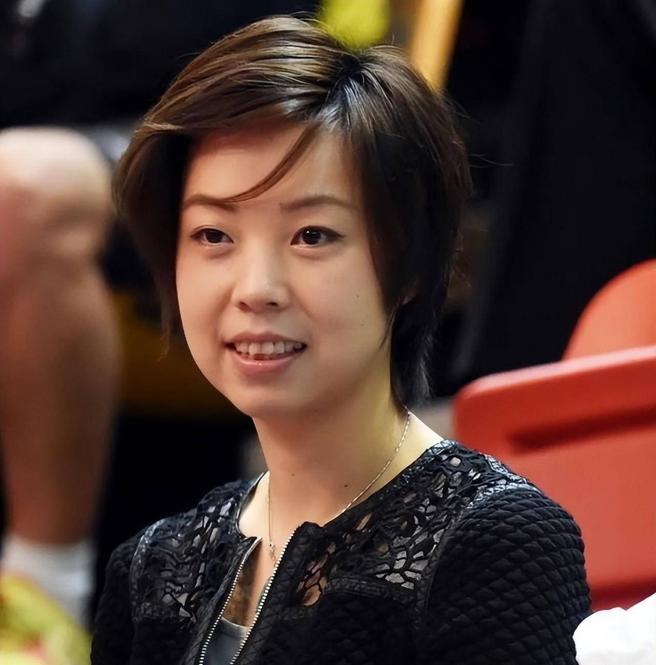 身价300亿富商徐威,宠袁立12年,为何转身迎娶奥运冠军张怡宁?