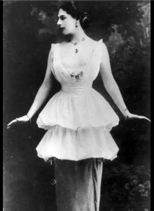 女间谍因长得太美,被处死之后,头颅存放在巴黎博物馆观赏_玛塔·哈丽