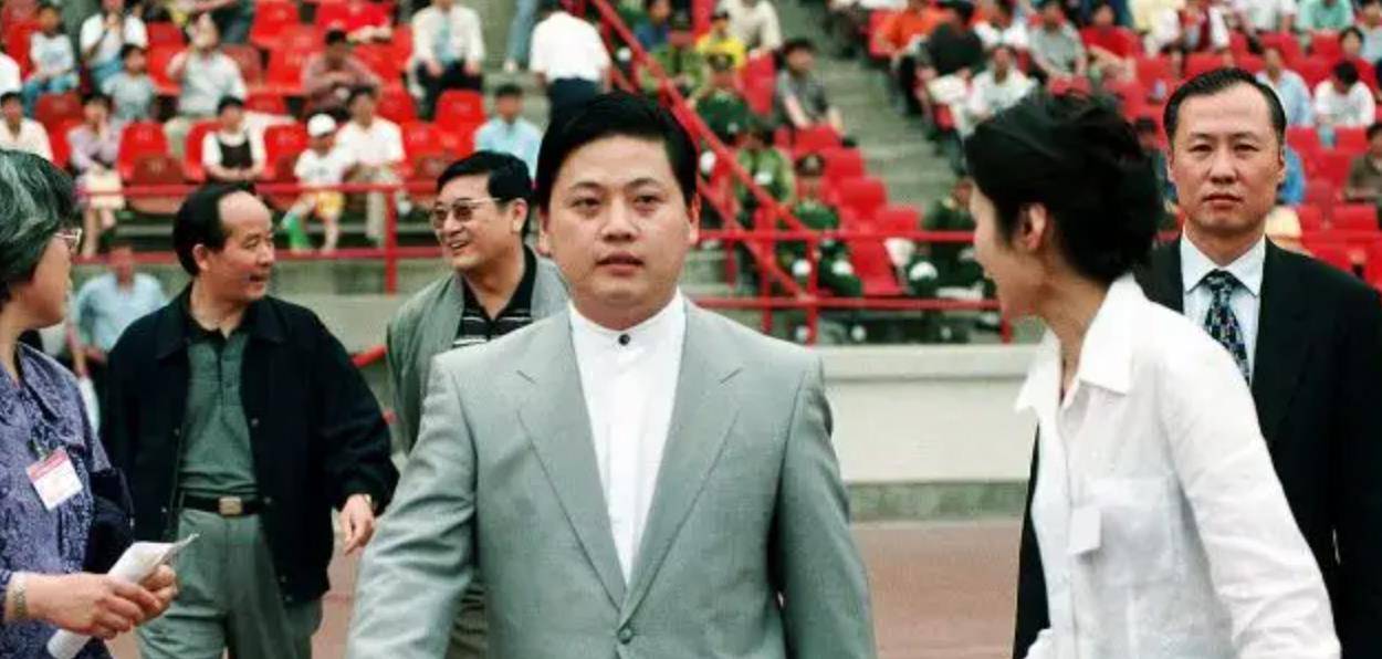 浙江首富王均瑶,38岁离世后妻儿如何?大儿子数年连登胡润富豪榜