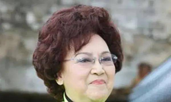 翁美玲的自杀是性格所决定的,私生女是永远的痛,爱情是永远的劫