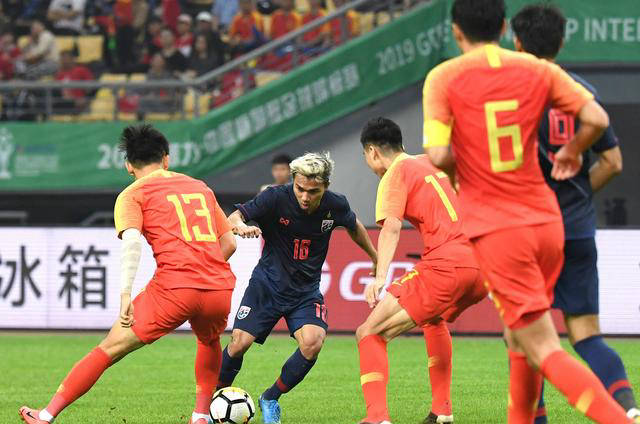 国足出线生死战:归化球员受伤,韦世豪或成核心角色