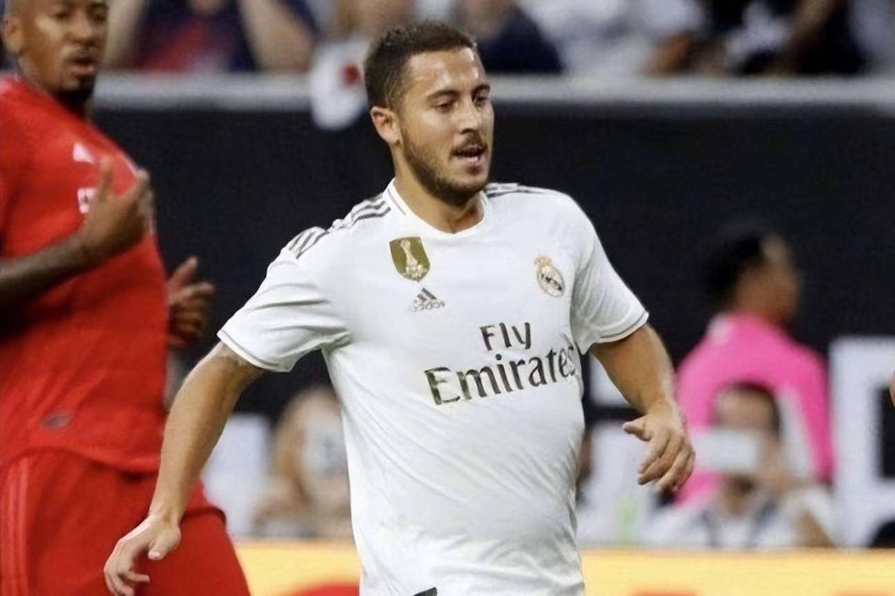 另一边则是39岁的中场莫德里奇,39岁的拉莫斯,38岁的门将纳瓦斯和35岁