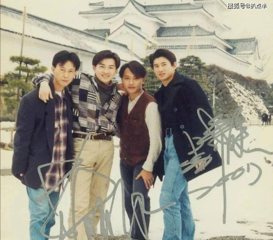 年轻的一代中,出现了小虎队和林志颖等一些非常出色的歌手,他们相互