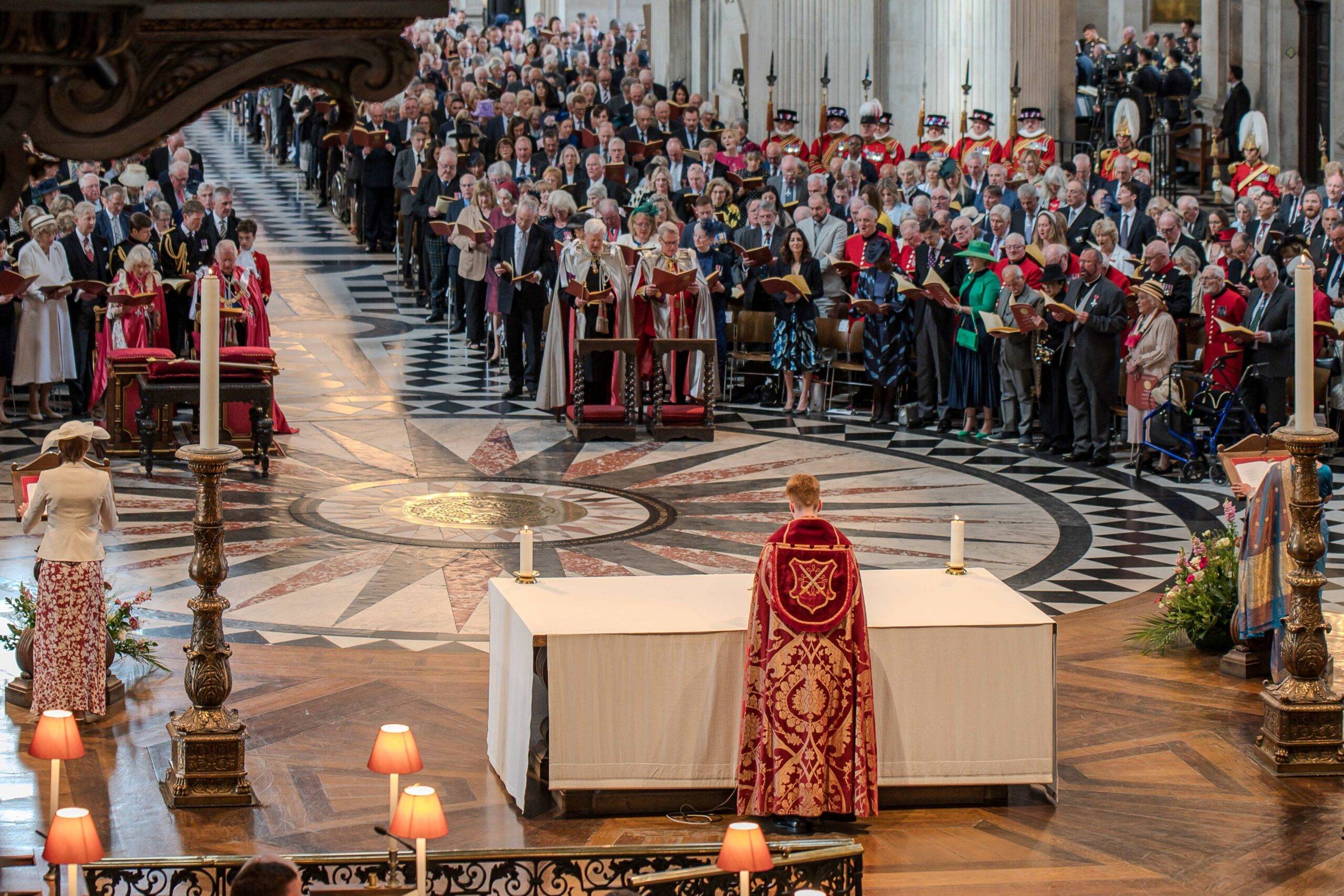 查尔斯三世首次服役,穆雷奥汉利文小贝两口子都有大英帝国勋章_骑士团