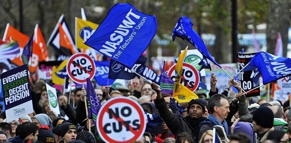 7天3场大罢工,苏纳克危矣,"两大难题"尚未被解决,英国又乱了