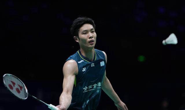 老将周天成斩获胜利!中国羽毛球队备战奥运会