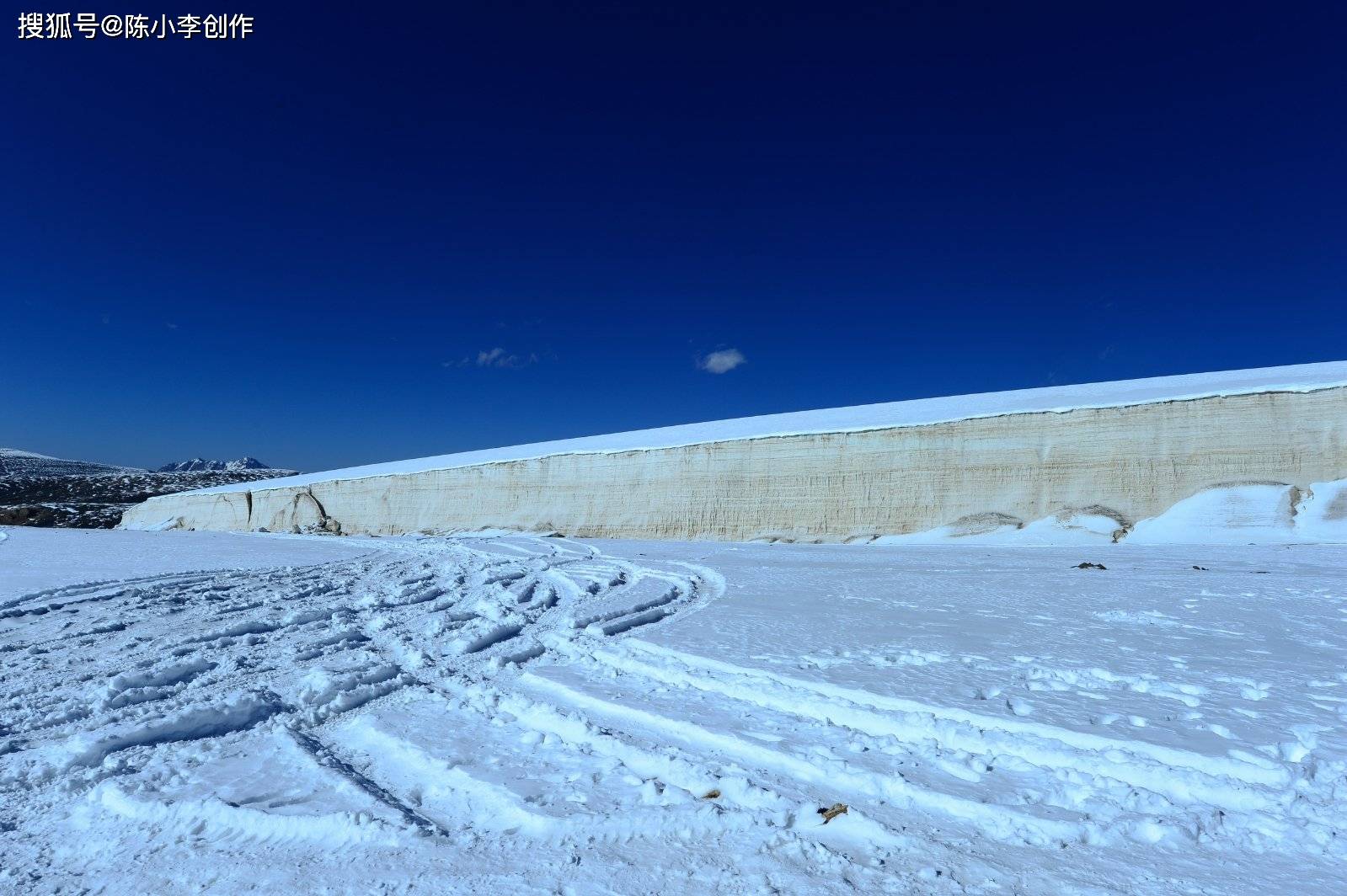 走近青海八一冰川,一睹千年冰川的真貌,风光诱人,如世外桃源.