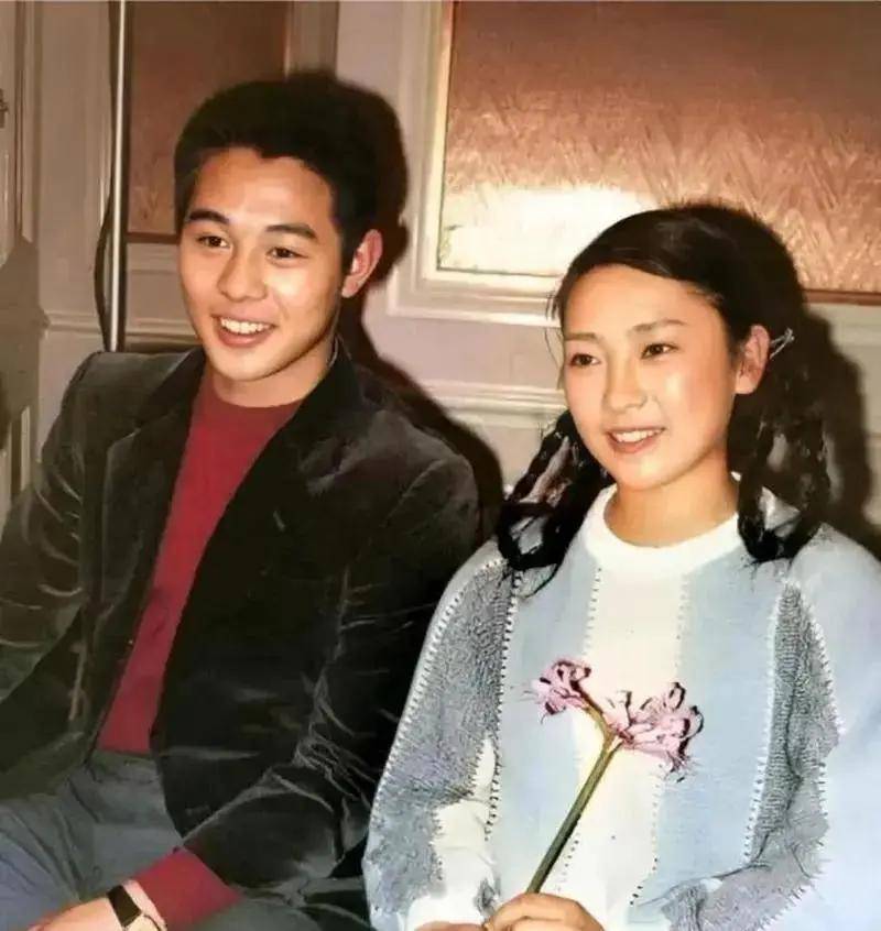 李连杰,34年前抛弃身怀二胎的妻子黄秋燕,如今61岁的他身体抱恙